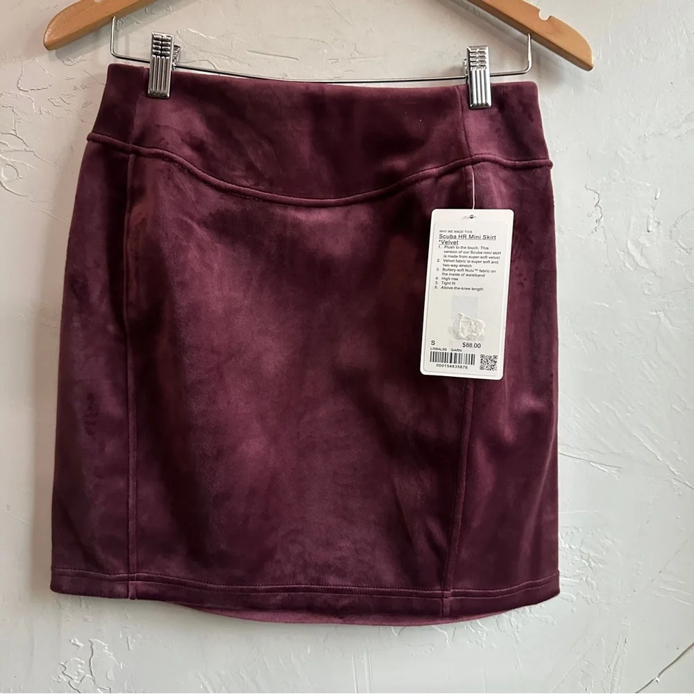 NWT Lululemon Scuba HighRise Mini Skirt Velvet in Garnet Sz S - Picture 5 of 15